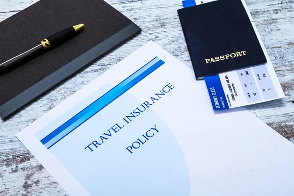 Travel insurance policy — Stock Photo, Image
