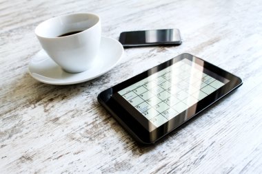 Tablet takvimdeki aylık faaliyetleri denetleme