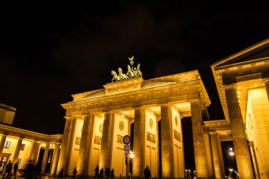 BrANDENBURG GATE