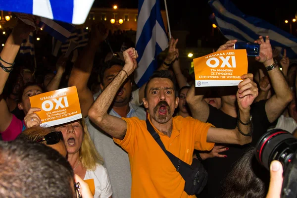 公投结果出来后在希腊举行的庆祝活动 — 图库照片