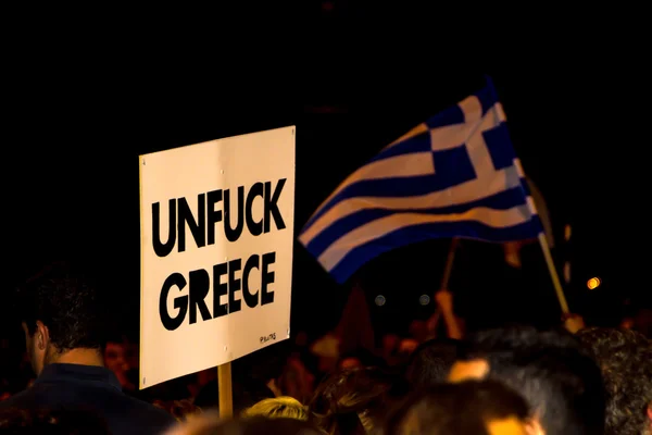 Celebrazioni in Grecia dopo i risultati del referendum — Foto Stock