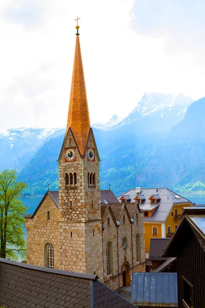 Hallstatt, Aldeia nas montanhas, Áustria — Fotografia de Stock