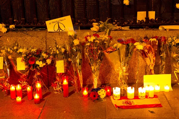 Atentado terrorista en París — Foto de Stock