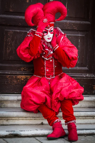 Venice - February 6, 2016: Colourful Carnival mask through the streets of  Venice — Stock Photo, Image