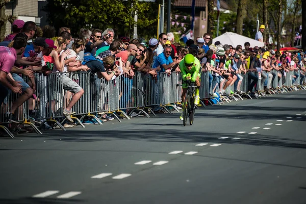 Apeldoorn, Países Bajos 6 de mayo de 2016; Rigoberto Uran durante la primera etapa del Tour de Italia en 2016 — Foto de Stock
