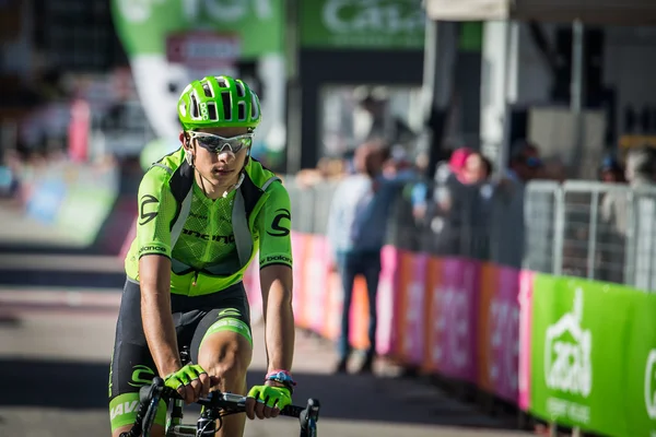 Corvara, Italy May 21, 2016; Davide Formolo, professional cyclist,  pass the finish line in Corvara. — Stock Photo, Image