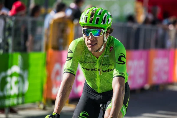 Corvara, Italy May 21, 2016; Rigoberto Uran, professional cyclist,  pass the finish in Corvara. — Stock Photo, Image