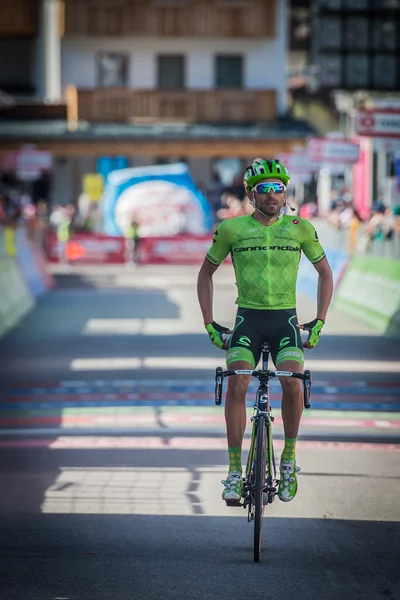 Corvara, Italy May 21, 2016; Moreno Moser, professional cyclist,  pass the finish line in Corvara. — Stock Photo, Image