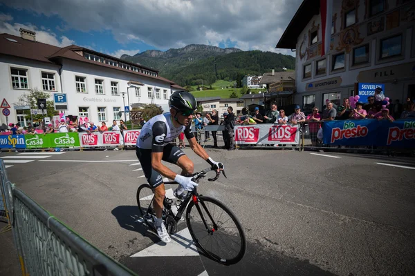 Castelrotto, Italia 22 de mayo de 2016; ciclista profesional durante una dura escalada de prueba — Foto de Stock