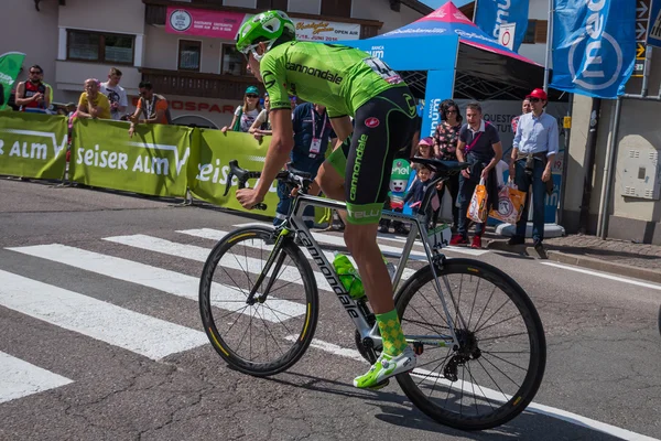 Castelrotto, Italien 22 maj 2016; Joe Dombrowski, professionell cyklist, under en hård tid rättegång klättring — Stockfoto