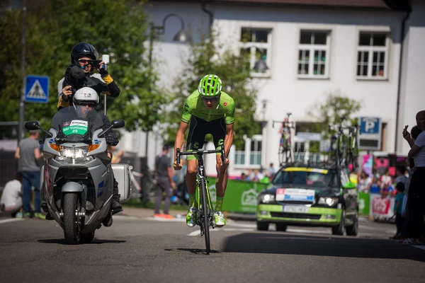 Castelrotto, Italia 22 de mayo de 2016; Joe Dombrowski, ciclista profesional, durante una dura escalada de prueba — Foto de Stock