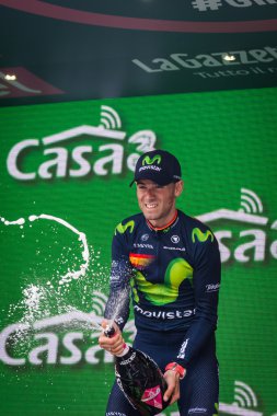 Andalo, İtalya 24 Mayıs 2016; Alejandro Valverde kazandıktan sonra podyumda.