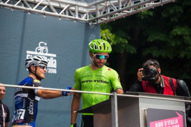 Pinerolo, İtalya 27 Mayıs 2016; Moreno Moser, Cannondale ekibine başlamadan önce Sahne Podyum imzalar