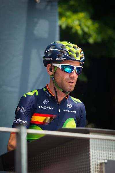 Pinerolo, Italie 27 mai 2016 ; Alejandro Valverde, Movistar Team, sur le podium avant le départ de la dure étape de montagne — Photo