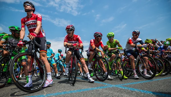 Pinerolo, Italie 27 mai 2016 ; Le cycliste professionnel du groupe en première ligne prêt à partir pour l'étape — Photo