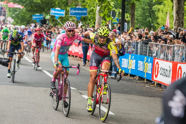 Turín, Italia 29 de mayo de 2016; Vincenzo Nibali termina el Tour de Italia en 2016, pasando la línea de meta en Turín — Foto de Stock
