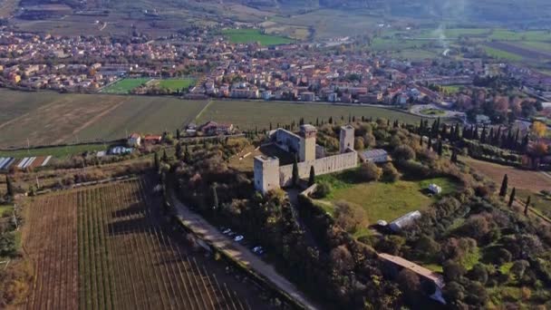 Vista Aérea Antigo Castelo Medieval Topo Uma Colina Com Vista — Vídeo de Stock