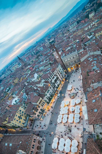 Piazza delle Erbe, Verona, Olaszország — Stock Fotó
