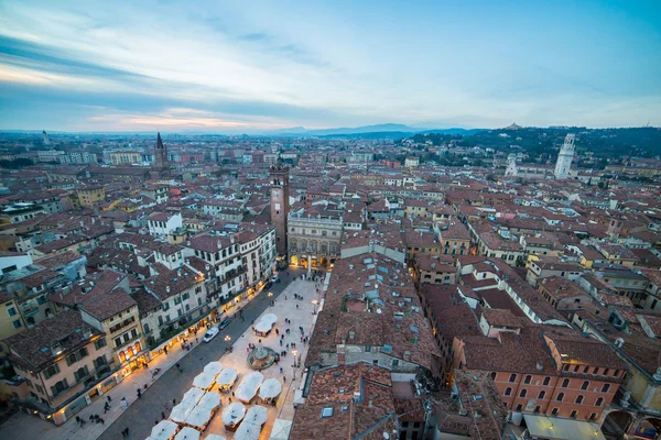 Piazza delle erbe, verona, Włochy — Zdjęcie stockowe