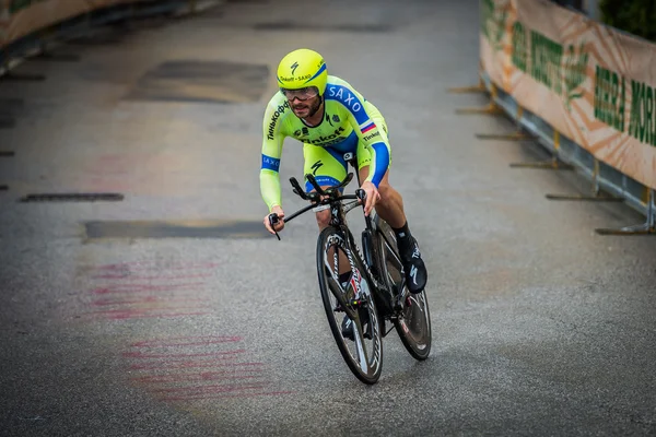 Valdobbiadene, Itálie 23 května 2015; Profesionální cyklista během jedné etapy Tour Itálie 2015. — Stock fotografie
