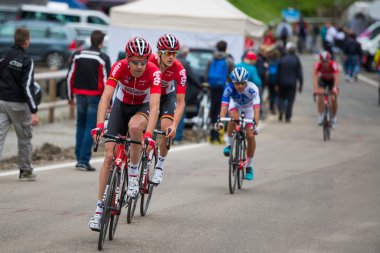 Madonna di Campiglio, İtalya 24 maggio 2015; Stege İtalya 2015 yılında tur sırasında profesyonel bisikletçiler grup