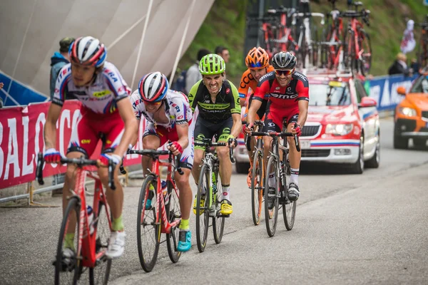 Sestriere, Italy 30 May  2015; Group of Professional Cyclists tackles the last climb before arrival — Stock Photo, Image