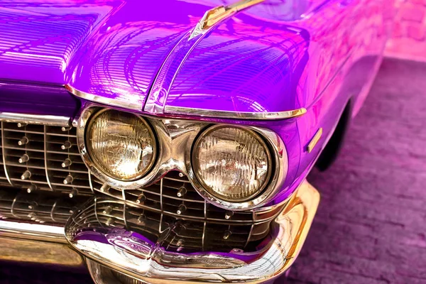 Vintage Klassieke Retro Auto Mooie Roze Auto Vooraanzicht — Stockfoto