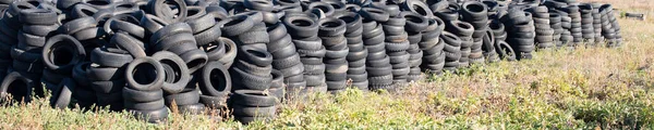 Car tire dump. rubber tyres. — Foto Stock