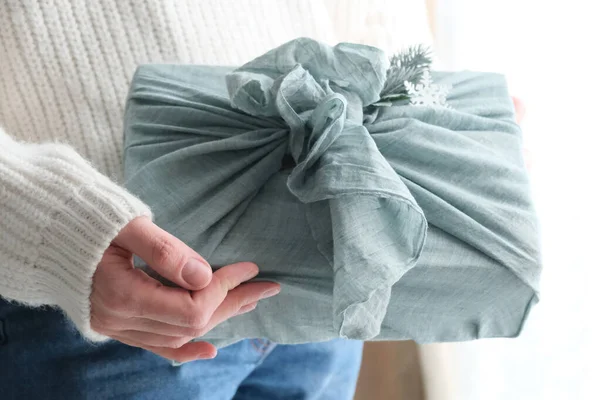 Balení Dárky Tkaniny Vánoce Stylu Furoshiki Ekologický Koncept Diy — Stock fotografie