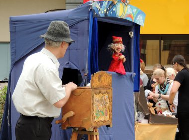 Street hand-organ puppet show clipart