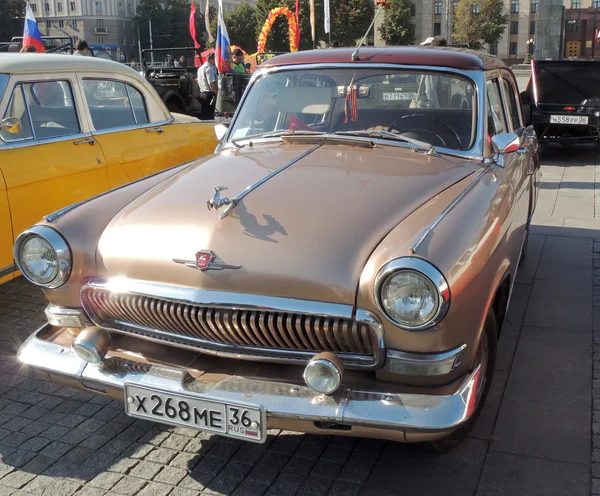 GAZ M21 Volga da Série Três cores castanhas — Fotografia de Stock