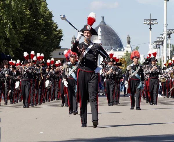 Bandmaster e formazione banda dei Carabinieri — Foto Stock