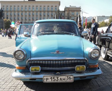 Çift araba Volga Gaz-21