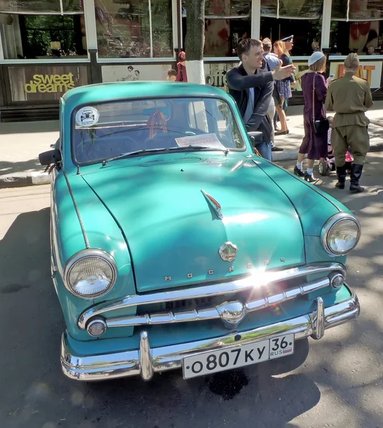 Sovětské ekonomiky retro auto šedesátých let sedan Moskvič 407 — Stock fotografie