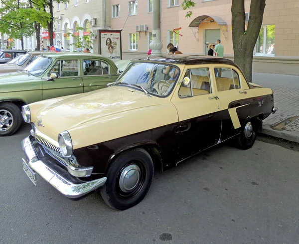 Αυτοκίνητο ρετρό της δεκαετίας του 1960 της ΕΣΣΔ Volga Gaz-21 — Φωτογραφία Αρχείου