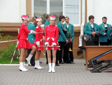 Performans için bekliyor