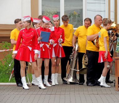 Performans için bekliyor