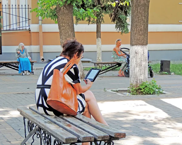 Reading a eBook — Stock Photo, Image