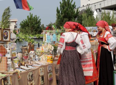 Beyaz Rusya Ulusal kostümleri kızlar 