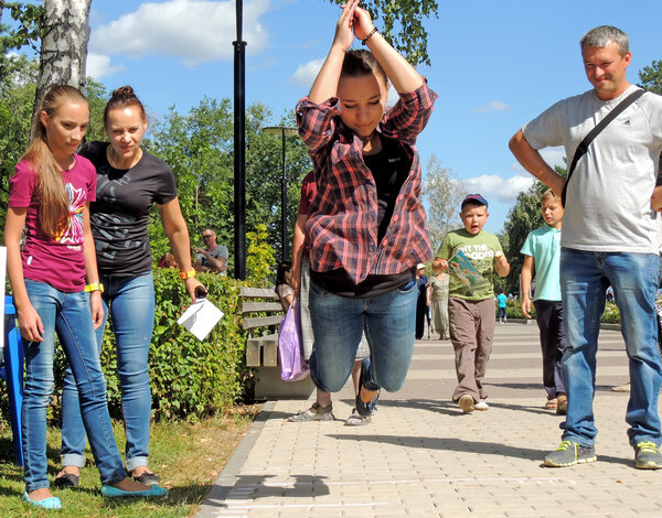 Проверьте свои силы в прыжках в длину
