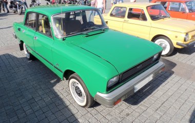 Sovyet retrocar Moskvitch-2140sl ve Zaporozhets Zaz-968