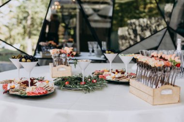 Kutlama gününde güzel bir açık büfe