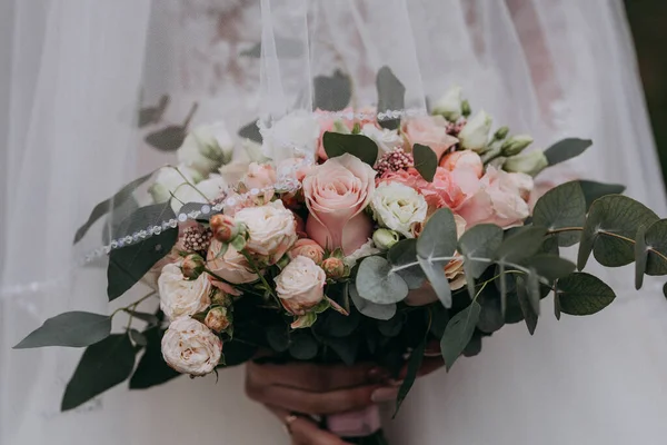 Wedding Bouquet Dark Tones — Stock Photo, Image