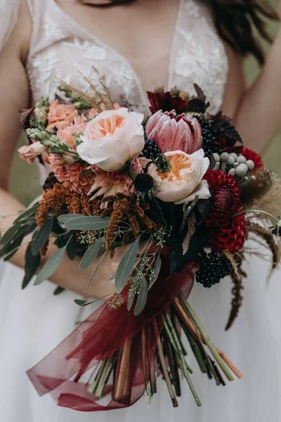 Wedding Bouquet Dark Tones — Stock Photo, Image