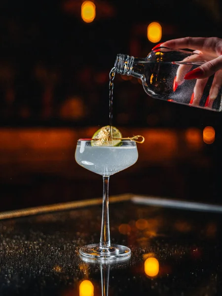 Cocktailgetränke Mit Alkohol Einer Bar — Stockfoto