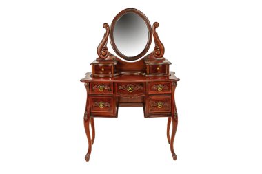 Çekmeceleri ve aynaları olan kahverengi tuvalet masası.