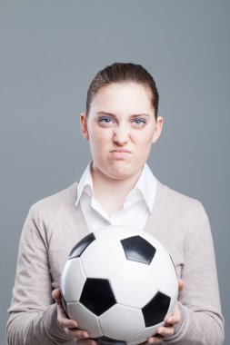 bir futbol topu ile genç işkadını kadın