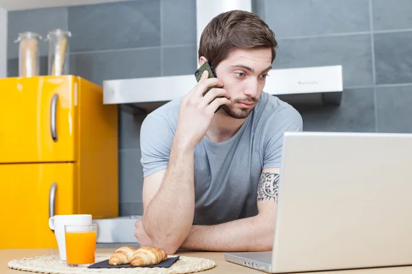 Young man working — Stock Photo, Image