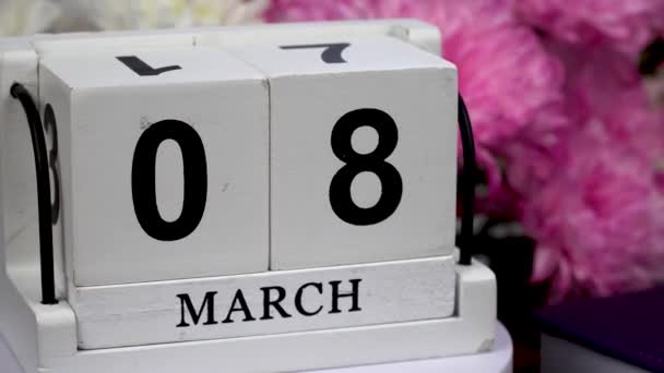 Calendrier Bureau Avec Date Mars Bouquet Belles Fleurs Chrysanthèmes Délicats — Video