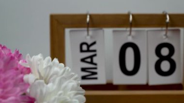 Bir buket güzel çiçek. 8 Mart Uluslararası Kadınlar Günü için hassas kasımpatılar.
